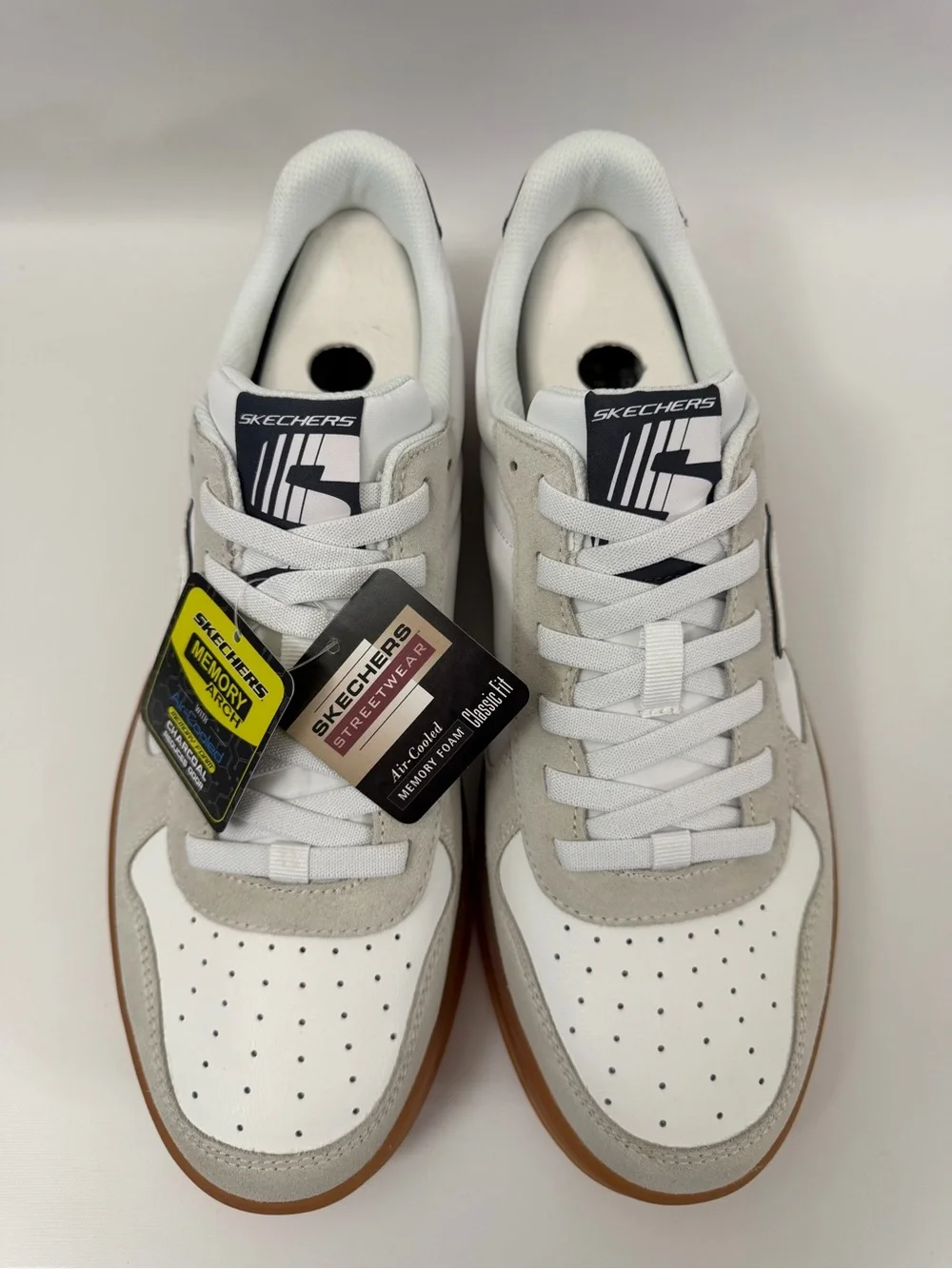 Skechers Streetwear Men’s Size 10.5White Leather Sneakers Air-Cooled Memory Foam